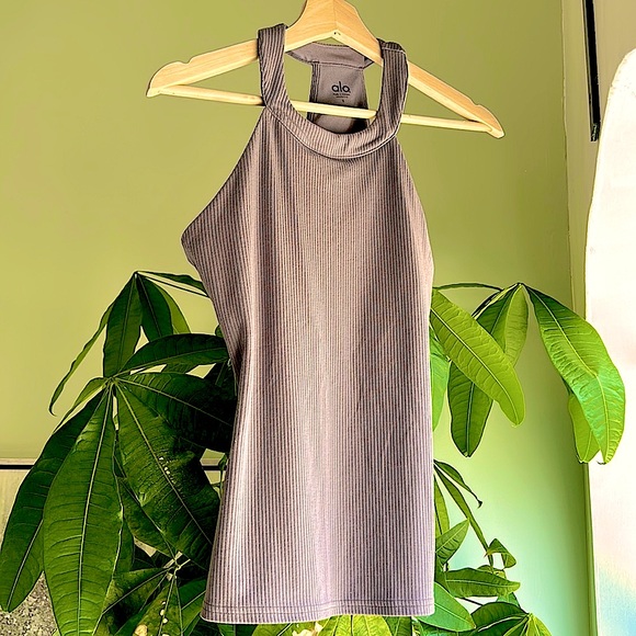 Alo Ribbed Tank Top - Picture 9 of 11